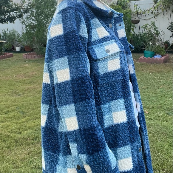 Soft surroundings blue plaid dealto shacket with pockets size medium - Picture 12 of 14